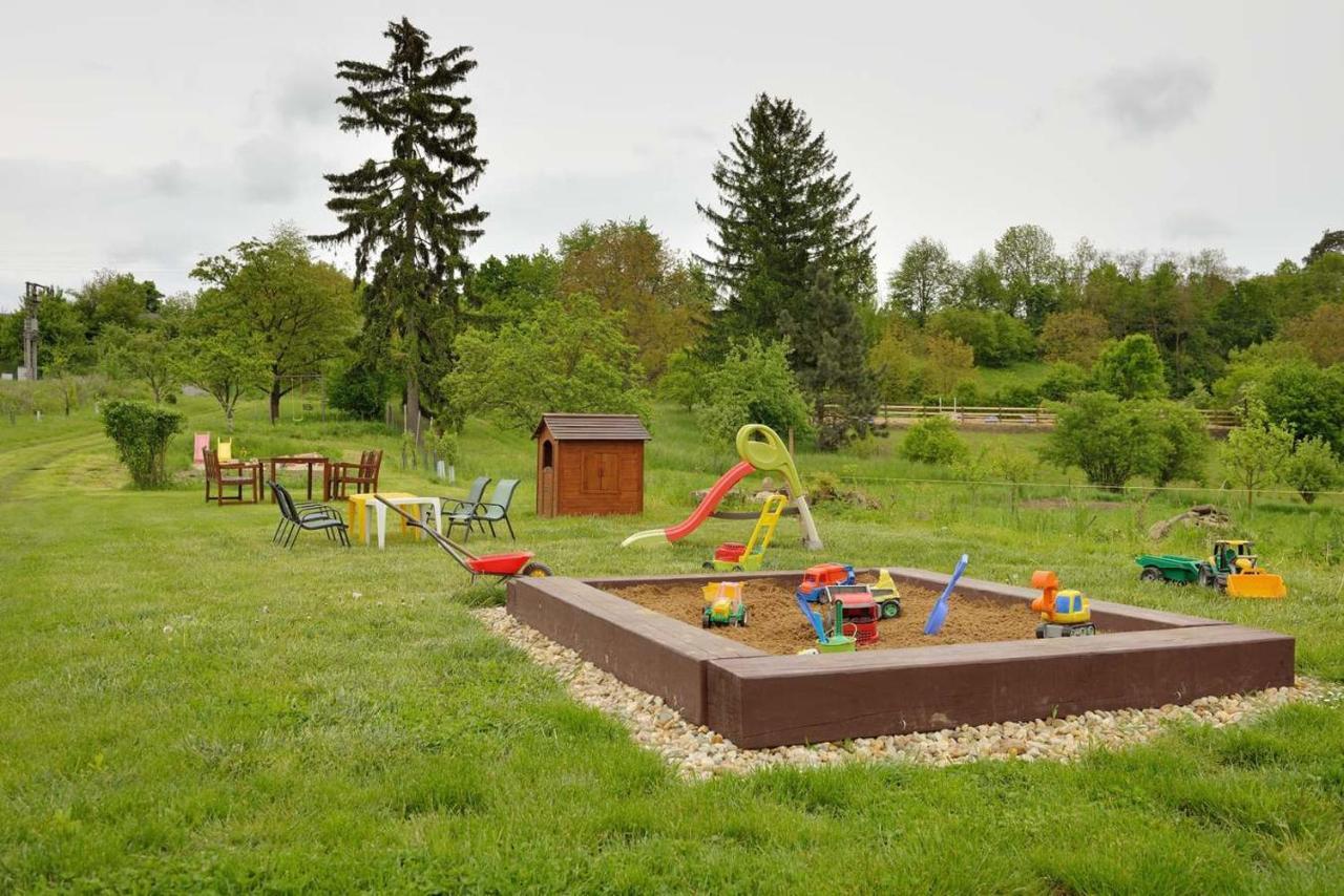 PENZION Malá farma Nemojany Kültér fotó
